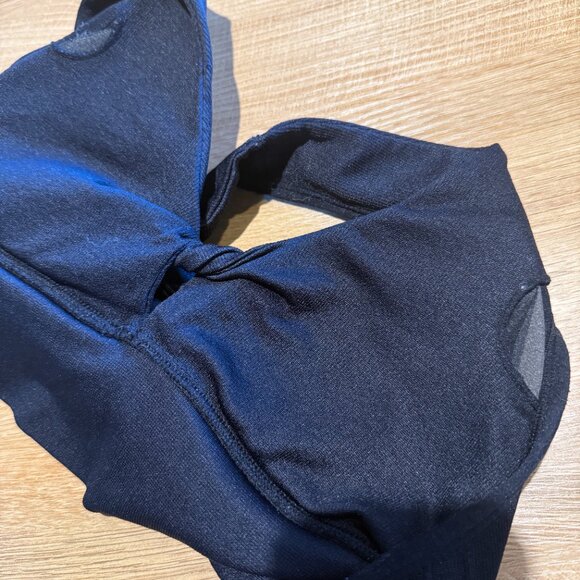 Cropped Knotted Black Bra Top Size XS - Picture 5 of 5